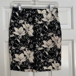 J. Crew 100% Woven Cotton Black and Cream Floral Pencil Skirt Size OOP (Petite)